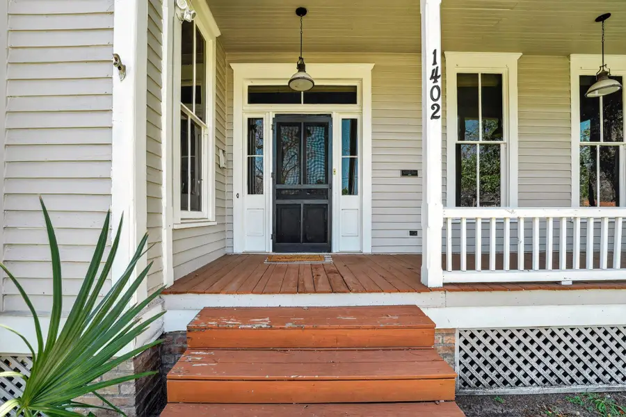 1402 Pecan St, Bastrop, TX 78602 - #2