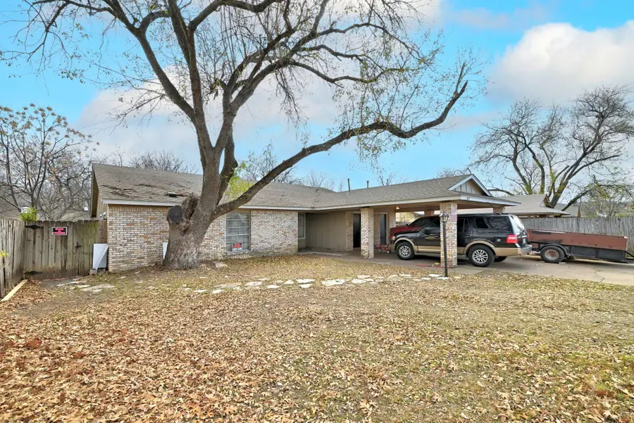5619 Jacaranda Dr, Austin, TX 78744 - Image #2