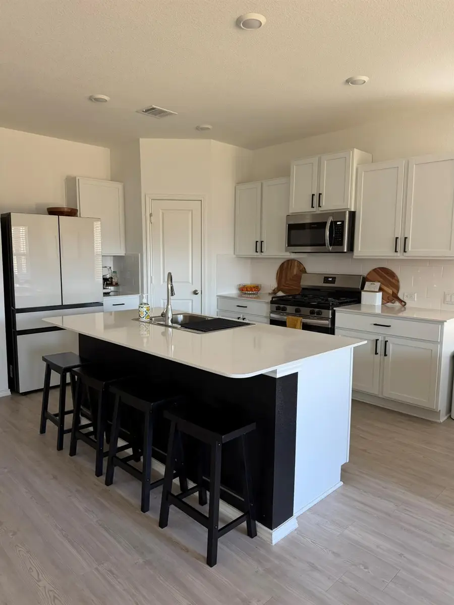 1200 Acorn Oak Dr, Georgetown, TX 78628 - Image #2