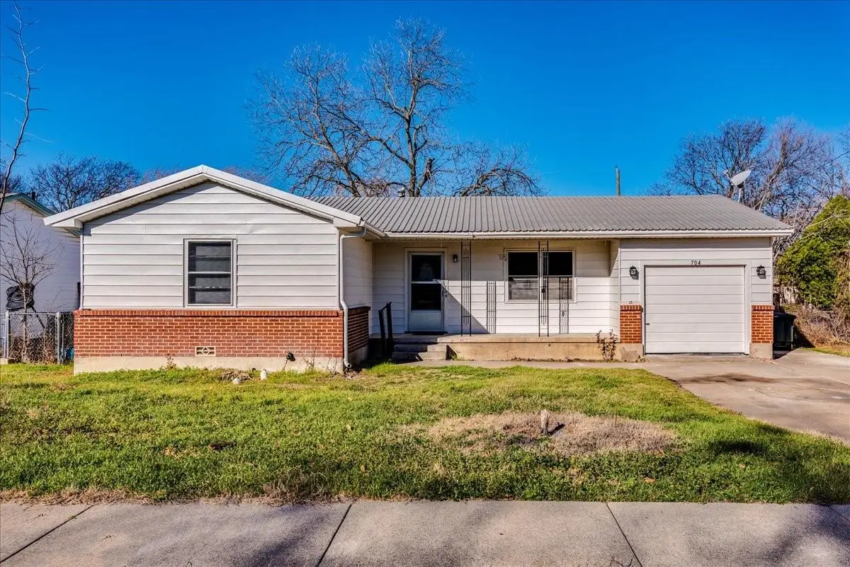 704 S 3rd St, Copperas Cove, TX 76522 - #1