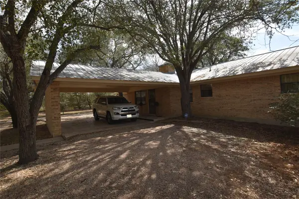 687 Fm 812 Rd, Red Rock, TX 78662