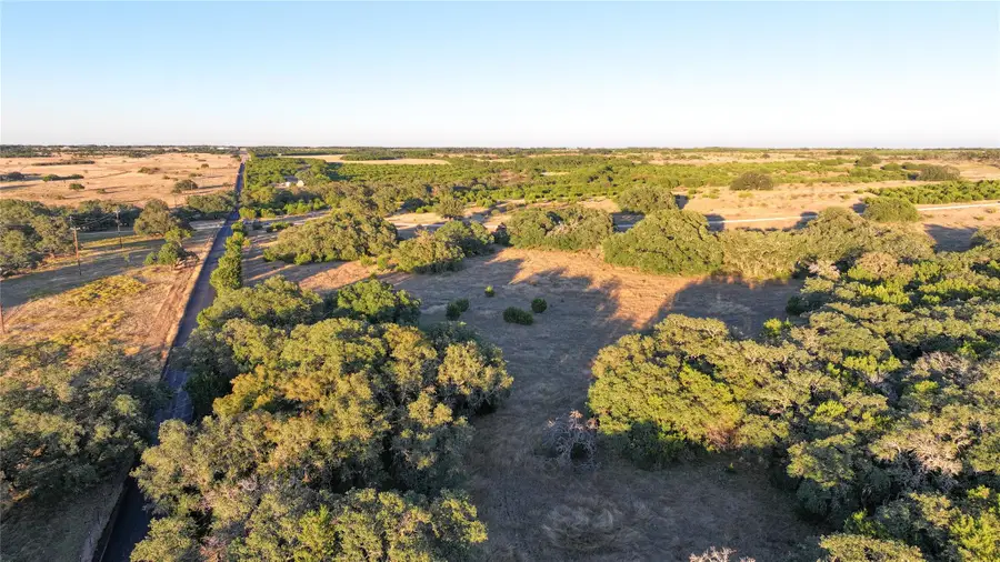 12 Bluestem Ln N, Lampasas, TX 76550 - Image #2