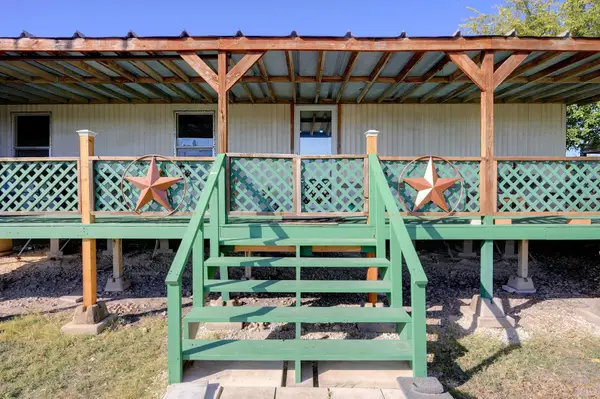 142 Friar Ct, Kyle, TX 78640