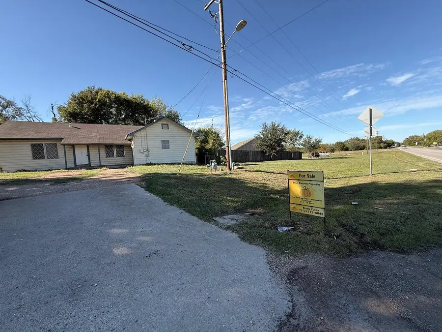 1750 Groesbeck St, Bryan, TX 77803 - #2