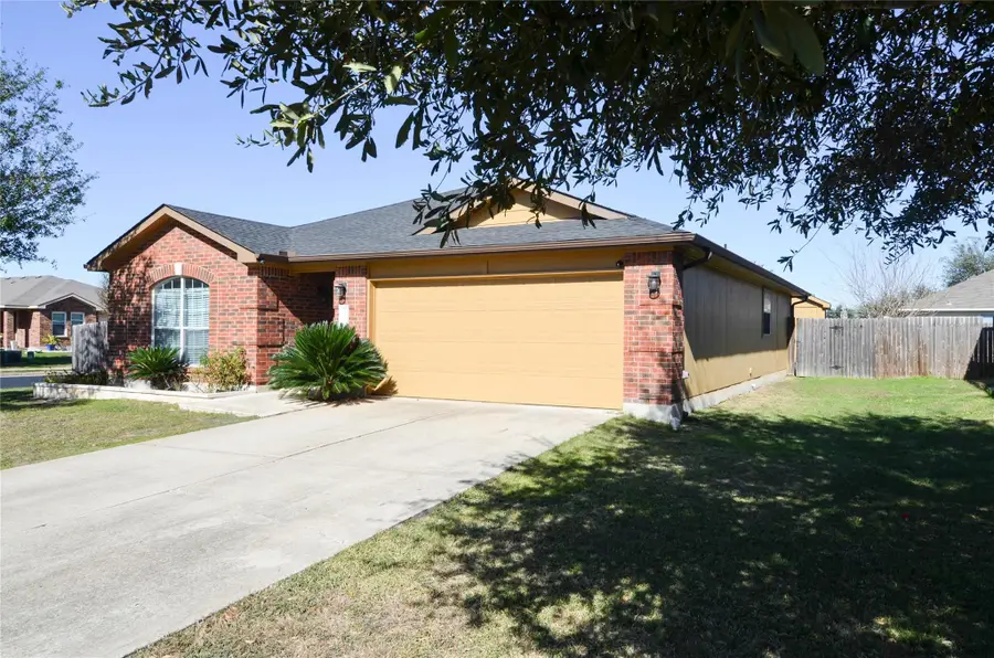 107 Adamae Ln, Hutto, TX 78634 - Image #2