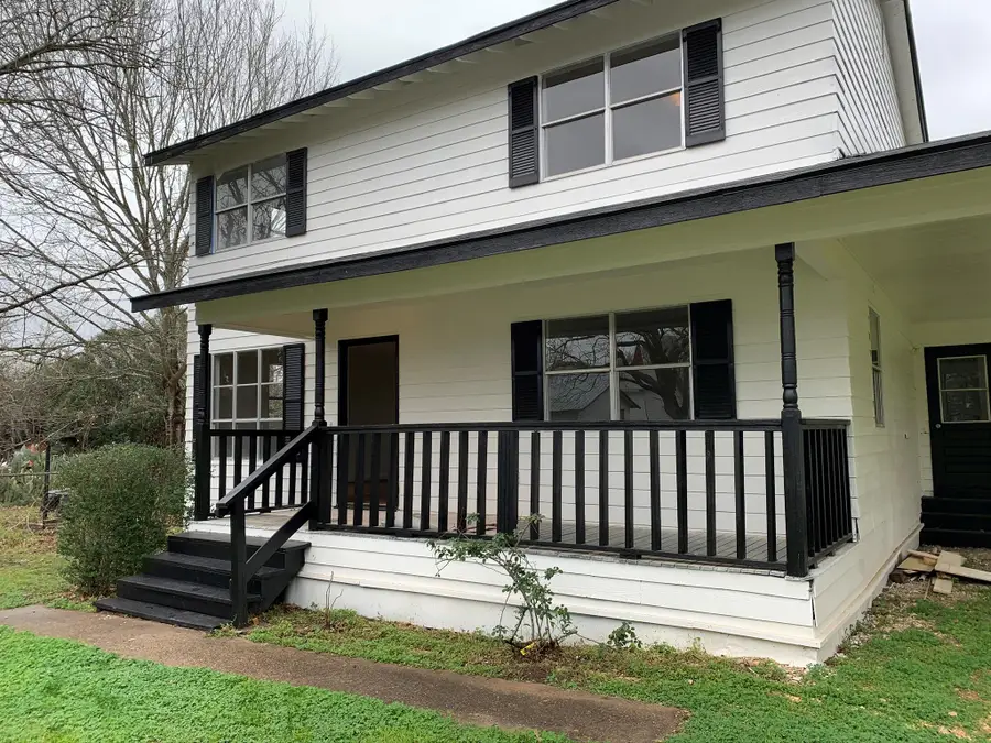 516 San Saba St, Lockhart, TX 78644 - #2