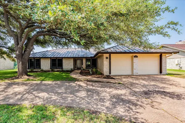 11146 Pinehurst Dr, Austin, TX 78747