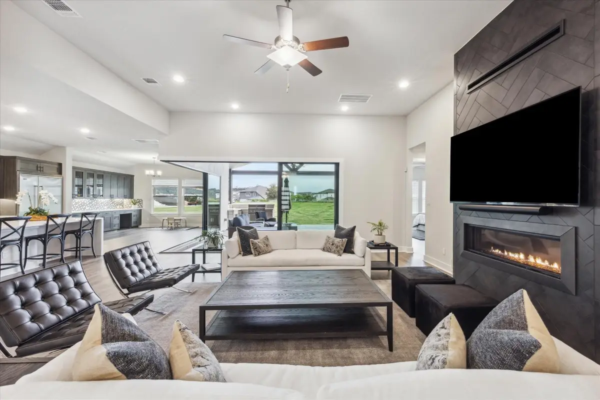 700 Echelon Pl, Austin, TX 78738 - #1