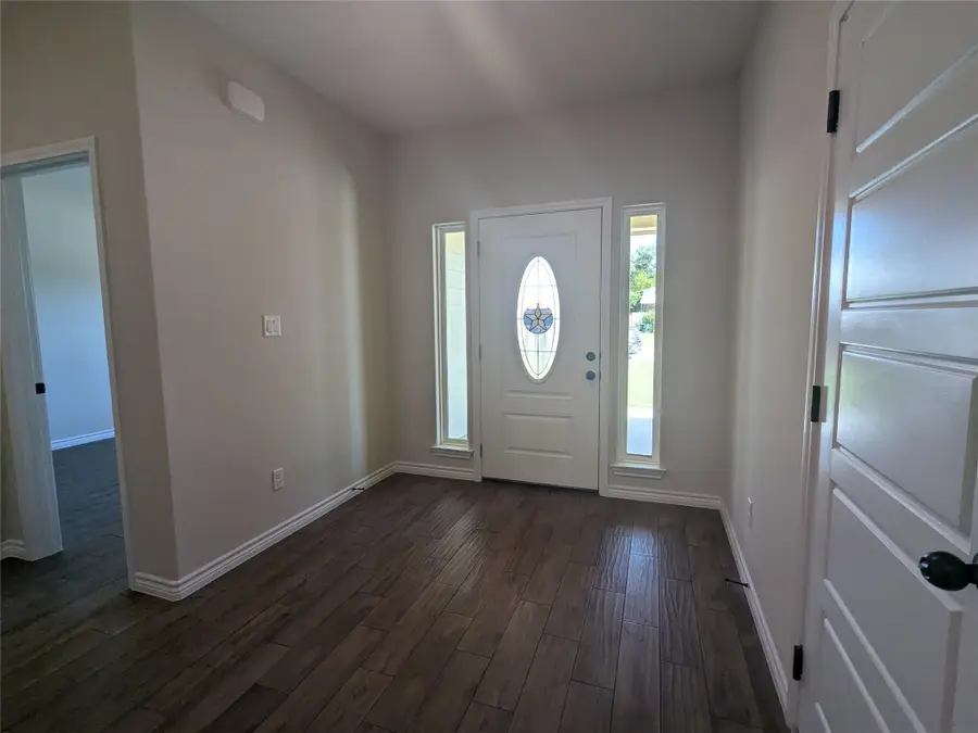 1704 E Avenue G, Lampasas, TX 76550 - Image #3