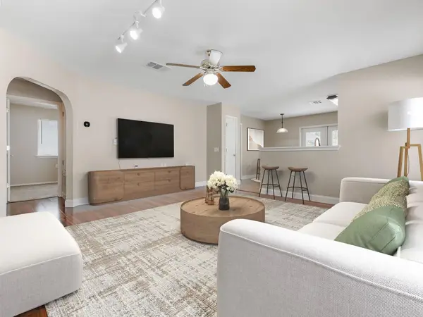 5220 Hutchinson Dr, Austin, TX 78723