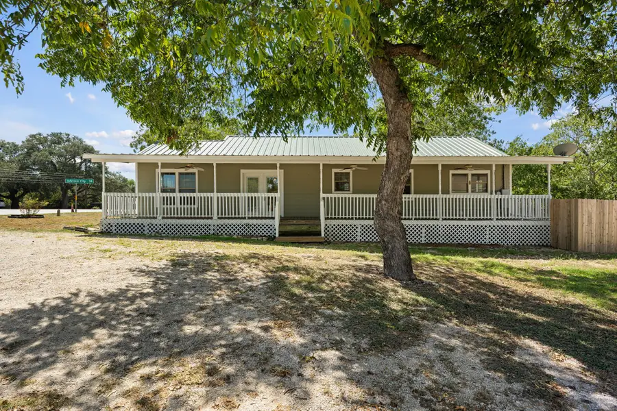 808 N Water St, Burnet, TX 78611 - #3