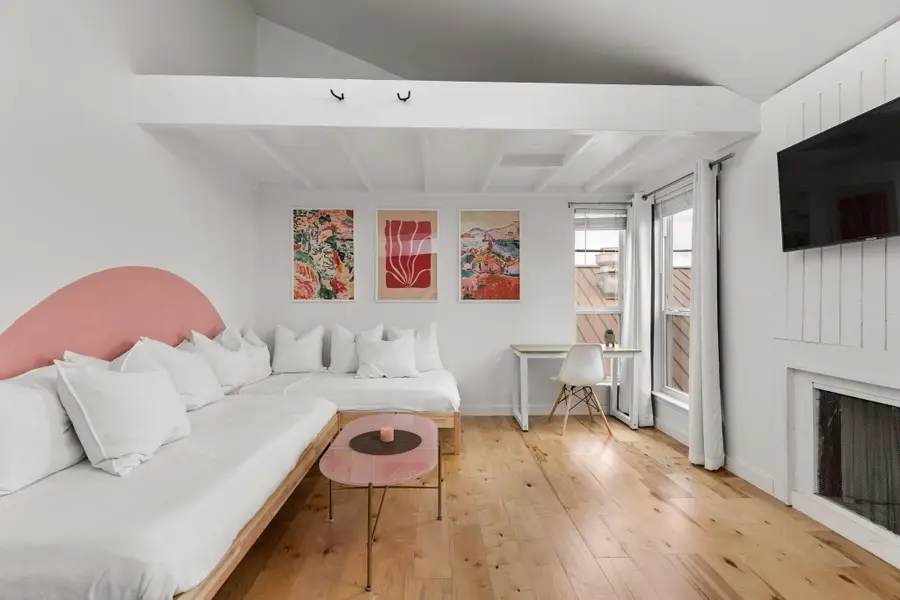 1000 W 26th St #208, Austin, TX 78705 - #2