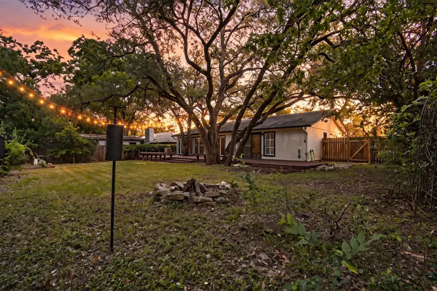 9002 Bubbling Springs Trl, Austin, TX 78729 - #2