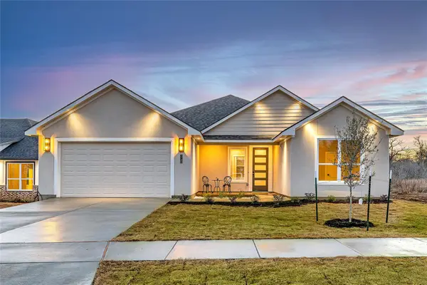 1720 Cannon St, Gonzales, TX 78629