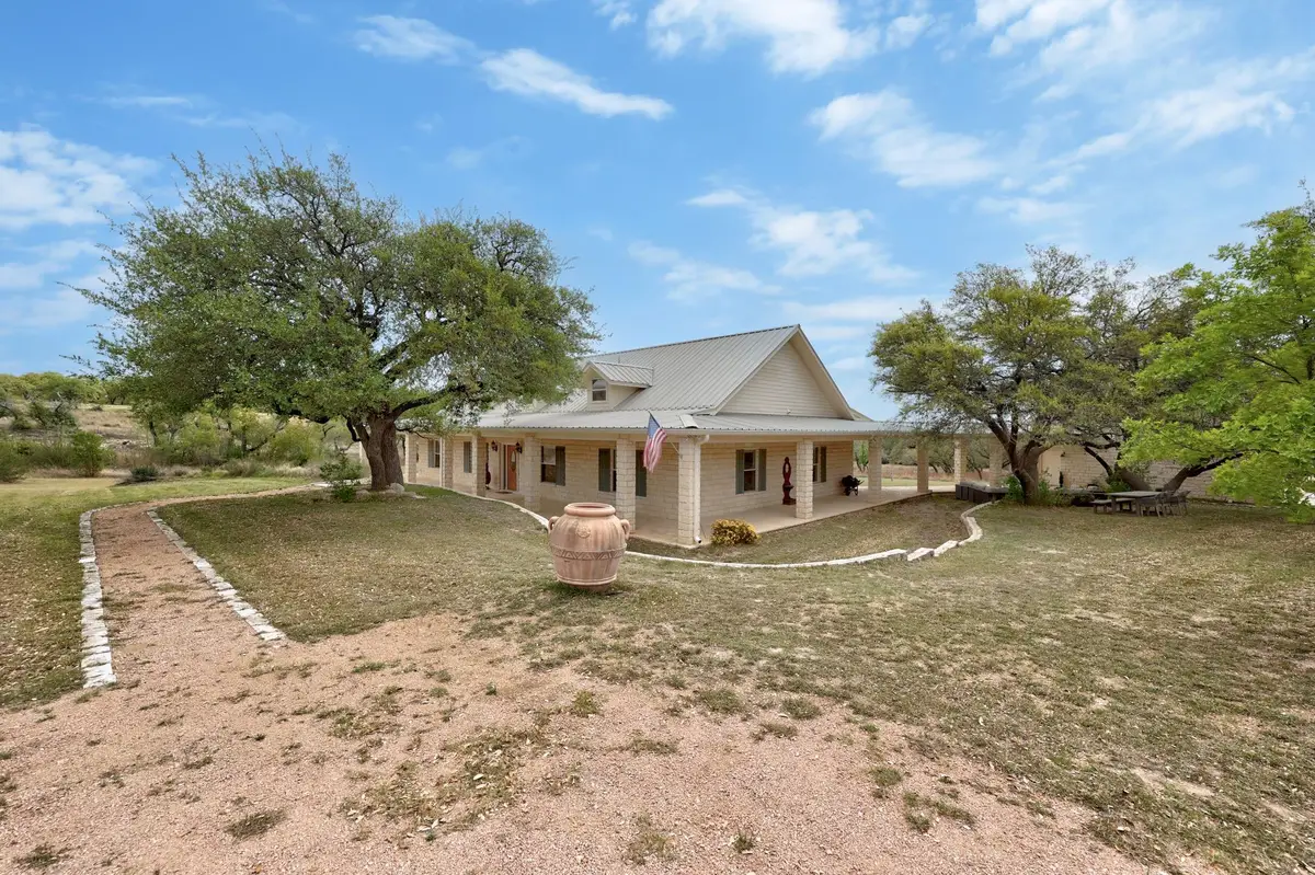 301 Hall Ln, Spicewood, TX 78669 - #1