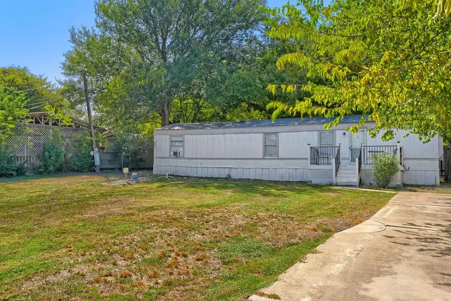 208 Circle Dr, Buda, TX 78610 - #3