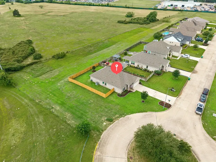 1401 Timber Oaks Dr, Brenham, TX 77833 - #2
