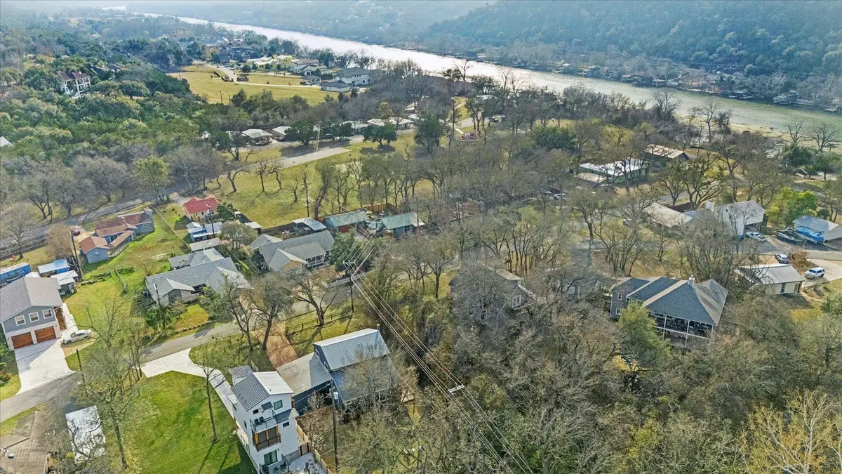 13918 Hummingbird Ln, Austin, TX 78732 - Image #1