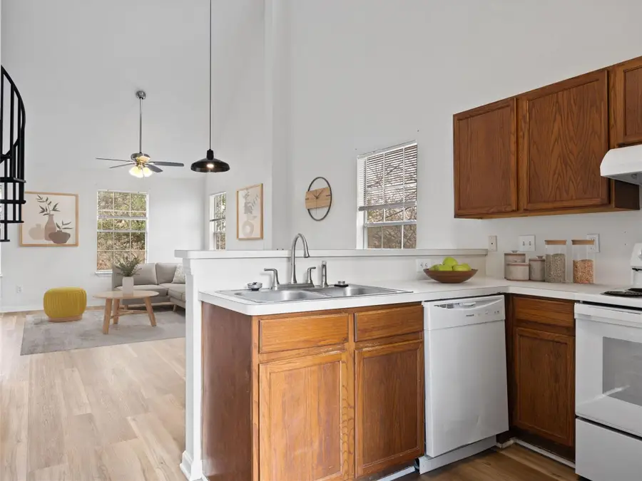 2908 Whisper Oaks Ln, Georgetown, TX 78628 - Image #3