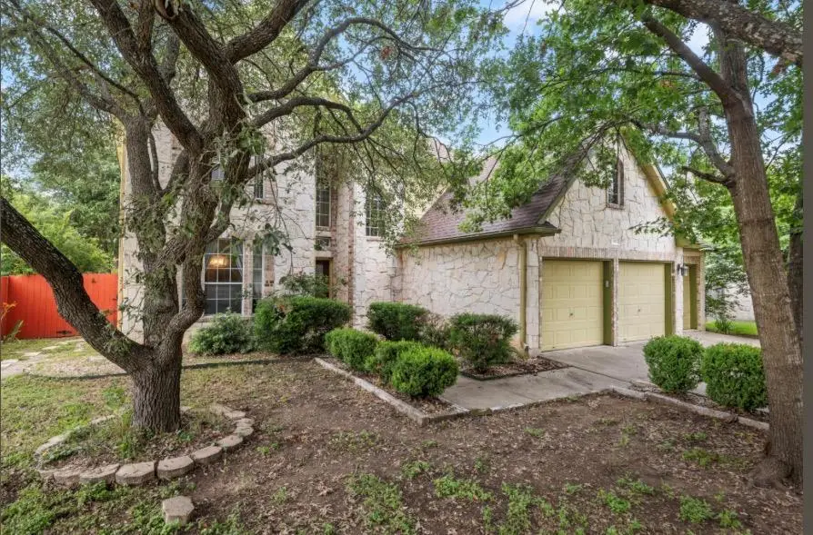 310 N Carriage Hills Dr, Georgetown, TX 78626 - #1