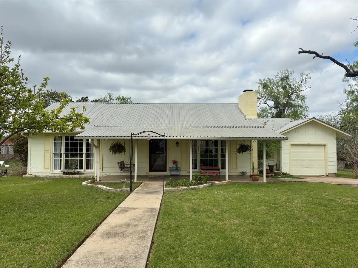 408 S Porter St, Lampasas, TX 76550 - #1