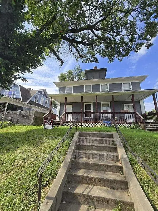 300-302 Miami St, Out of State, TX 66048