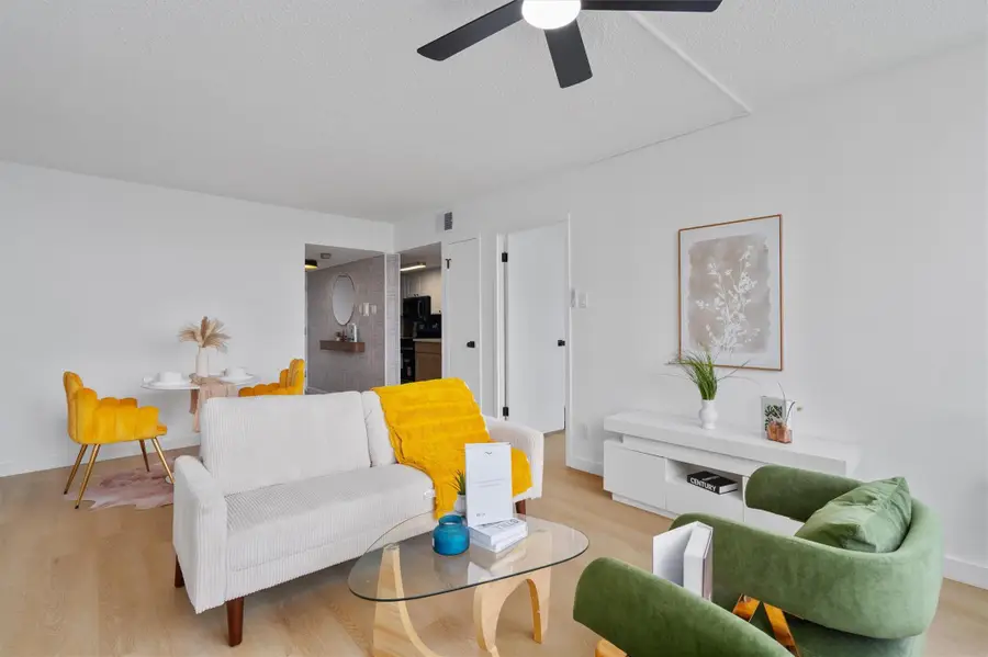 1800 Lavaca St #A613, Austin, TX 78701 - #3
