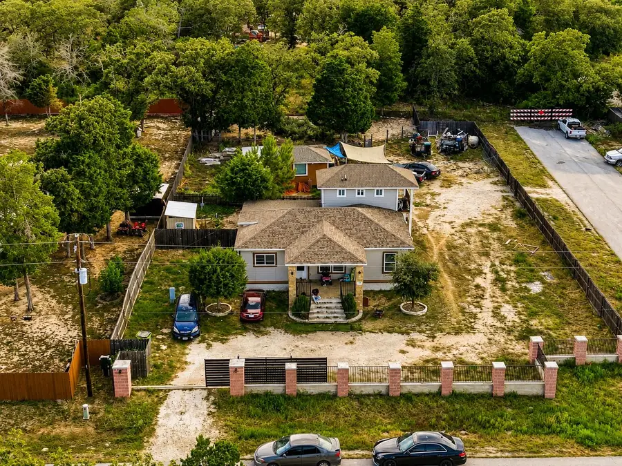 130 Los Arcos Rd, Elgin, TX 78621 - #2