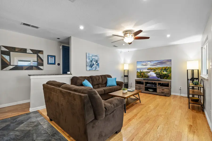 504 Heartwood Dr, Austin, TX 78745 - #3