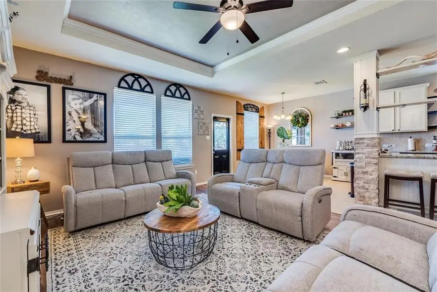 124 Thrasher Cv, Leander, TX 78641 - #2