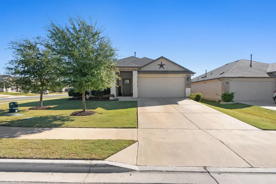 124 Harlan Dr, Hutto, TX 78634 - Image #2