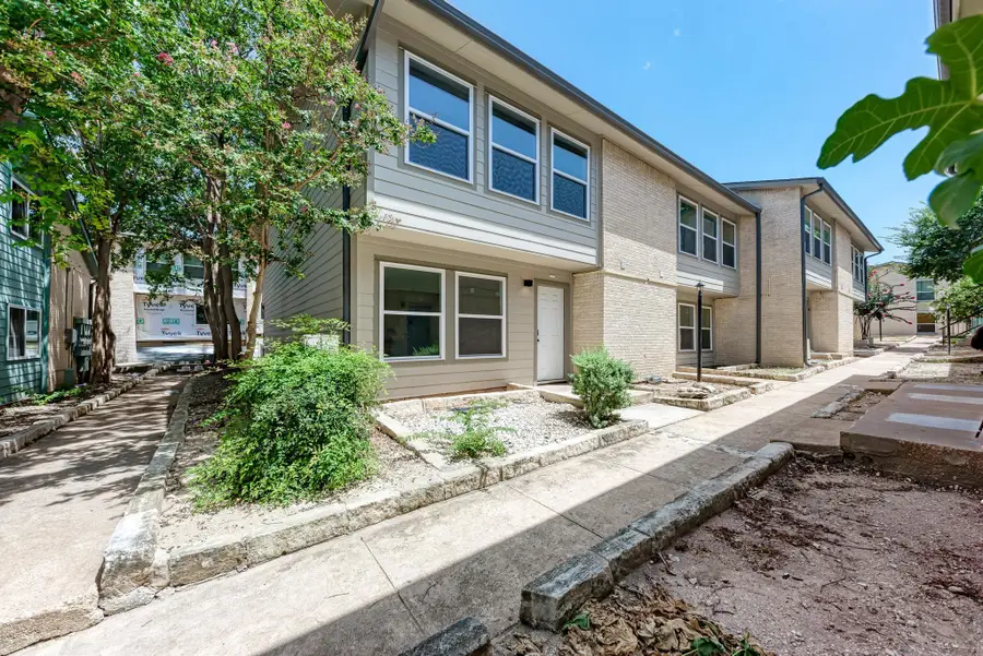 2124 Burton Dr #136, Austin, TX 78741 - #2