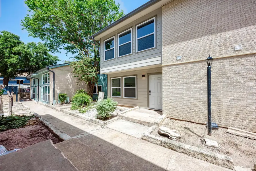 2124 Burton Dr #136, Austin, TX 78741 - #3