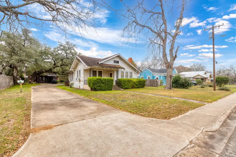 518 W Prairie Lea St, Lockhart, TX 78644 - Image #3