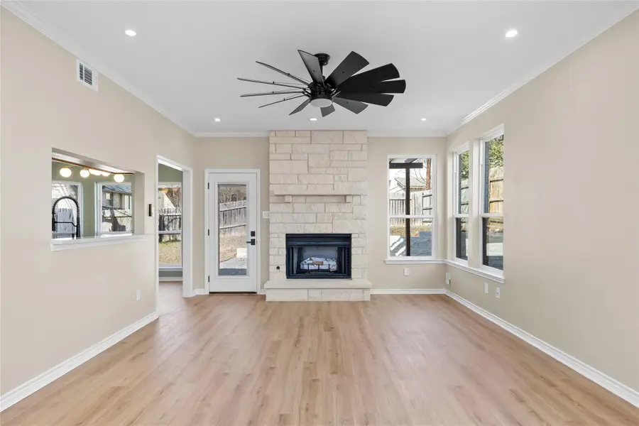 1002 Crestview St, Round Rock, TX 78681 - #2