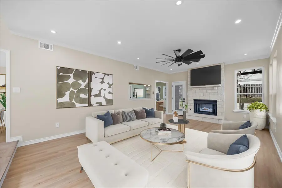 1002 Crestview St, Round Rock, TX 78681 - #3