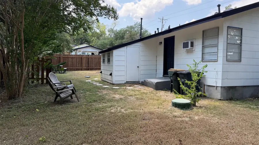 1802 University Ave, Georgetown, TX 78626 - #2