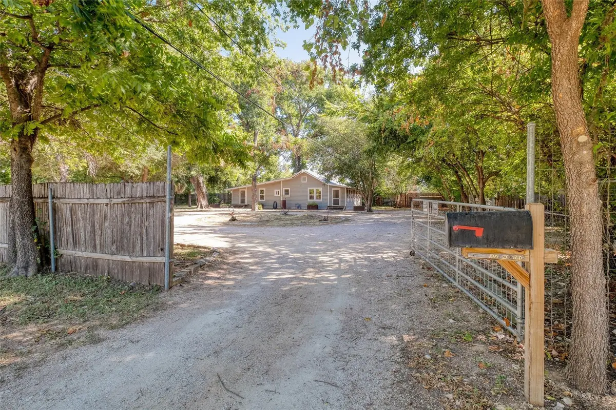 712 Nowotny Ln, Austin, TX 78702 - #1
