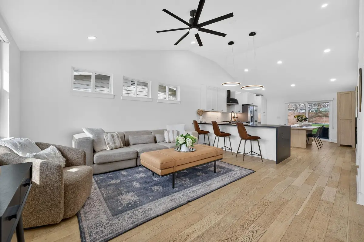 504 W Croslin St, Austin, TX 78752 - Image #1