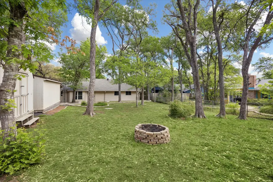 1815 Parkside Ln, Austin, TX 78745 - #2