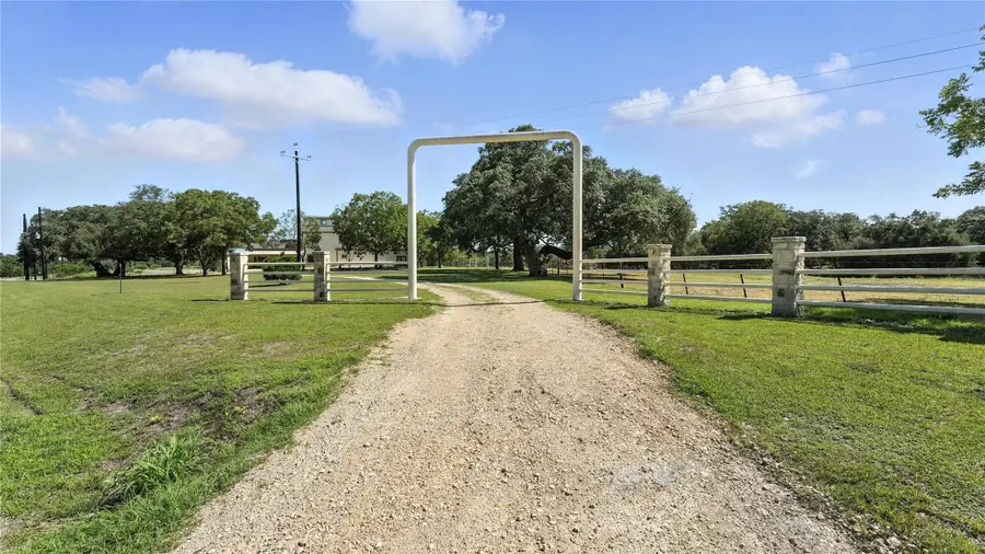 2410 Fm 1680, Flatonia, TX 78941 - Image #3