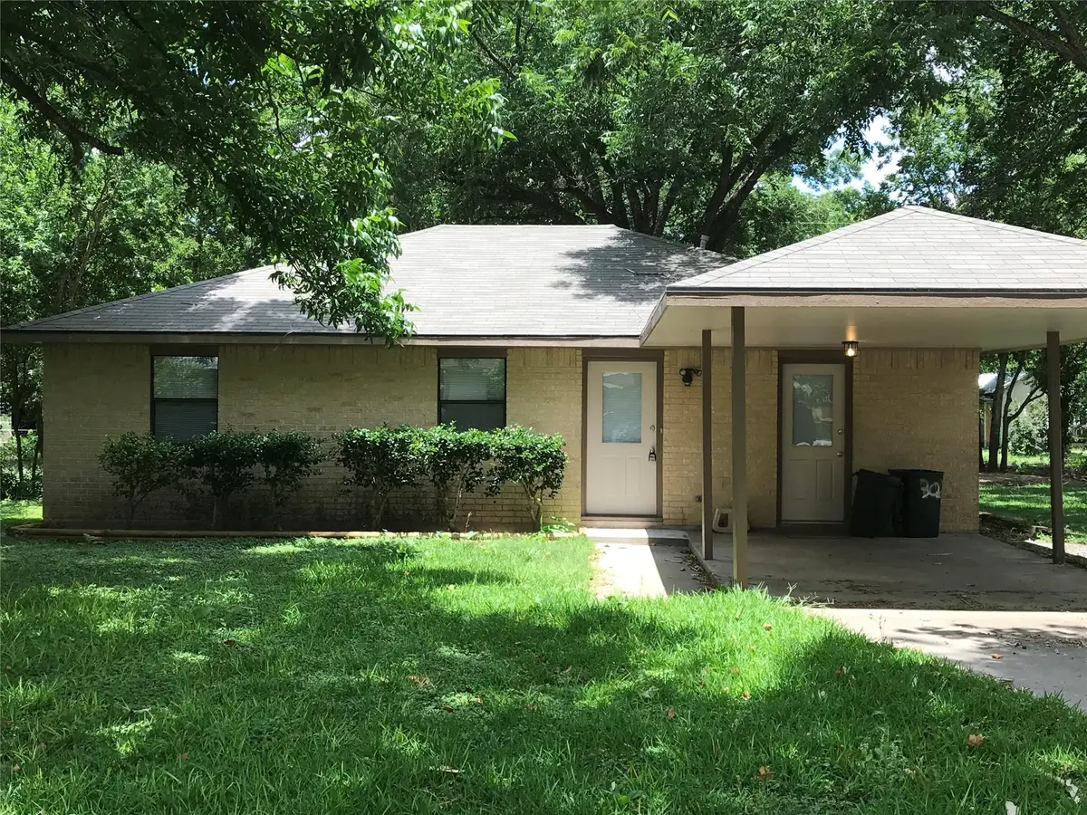 302 Harris St, Smithville, TX 78957 - #1
