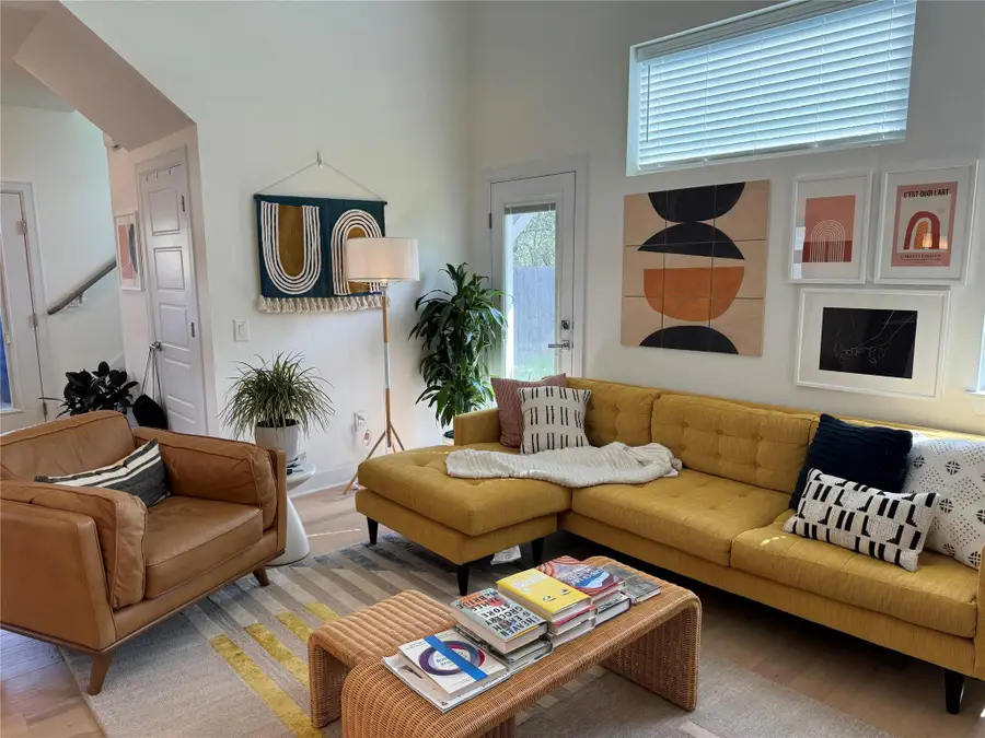 1125 Saucedo St #2, Austin, TX 78721 - #3