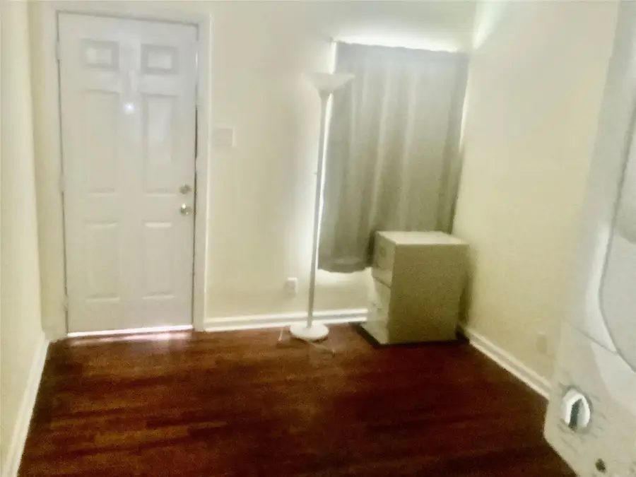 204 E 30th St #102, Austin, TX 78705 - #2