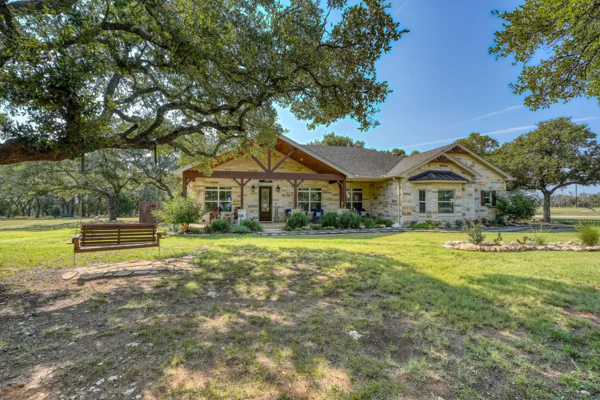 105 Buffalo Bnd, Lampasas, TX 76550 - #1