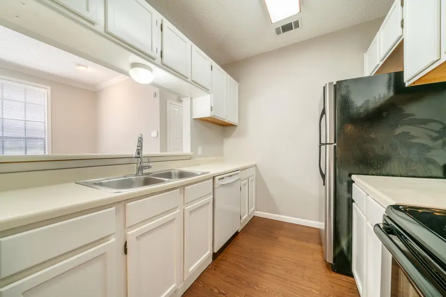 2300 Leon St #101, Austin, TX 78705 - #3
