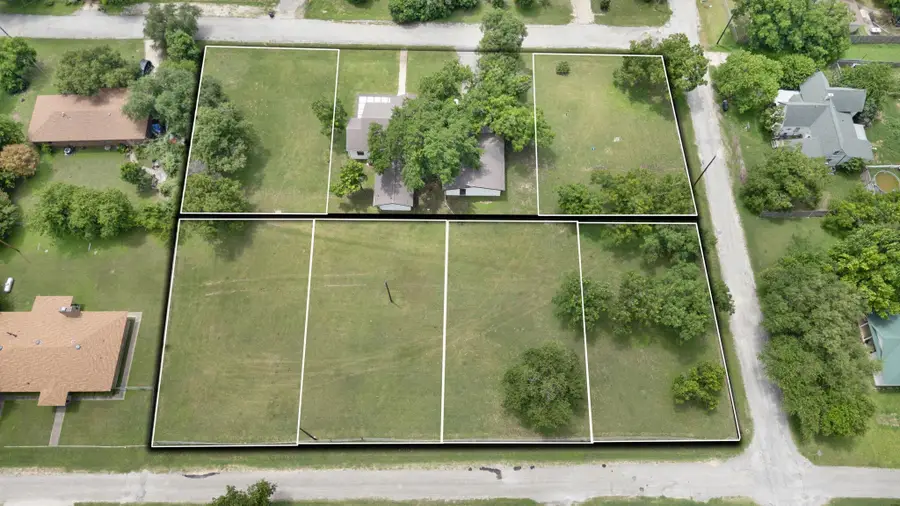 102 Elmo St, Florence, TX 76527 - #3