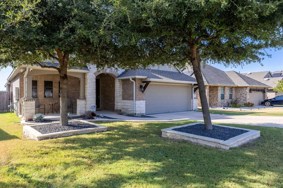 321 Lightcliff St, Hutto, TX 78634 - #2