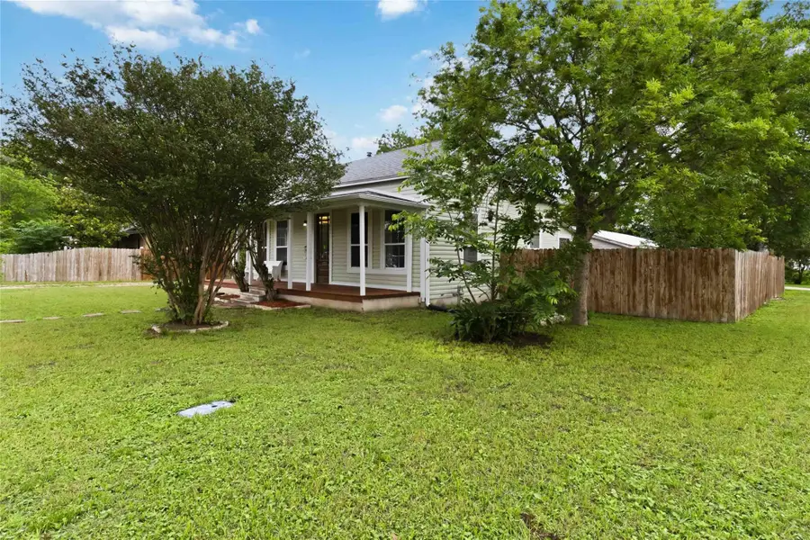 1201 Farm St, Bastrop, TX 78602 - #3