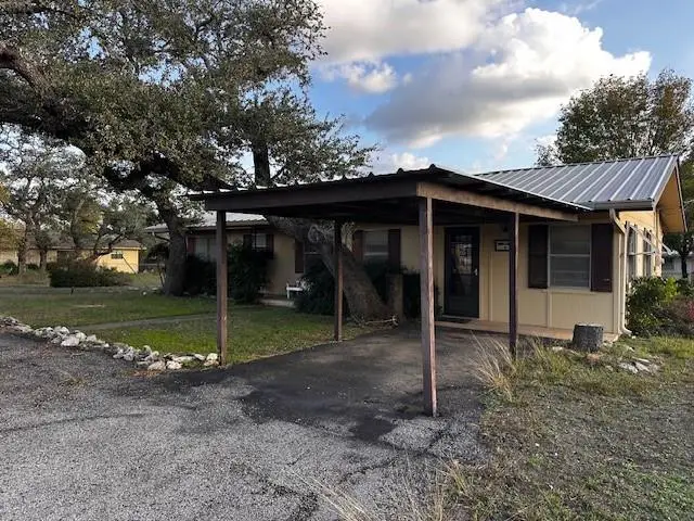 605 W Ash Dr Dr, Johnson City, TX 78636 - Image #2